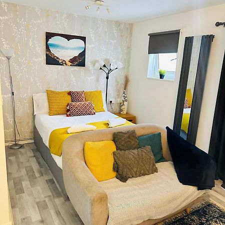 Studio Apartment In London, Bethnal Green Exteriör bild