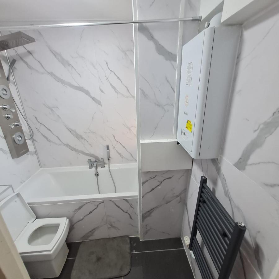 Studio Apartment In London, Bethnal Green Exteriör bild